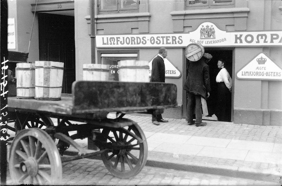 The Limfjord Oyster Company's shop in Copenhagen, photographed by Peter Elfelt